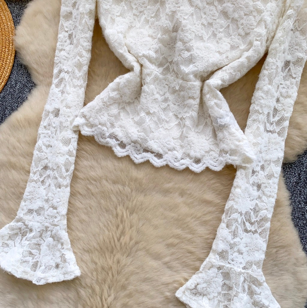 V-neck Padded Embroidered Lace Top