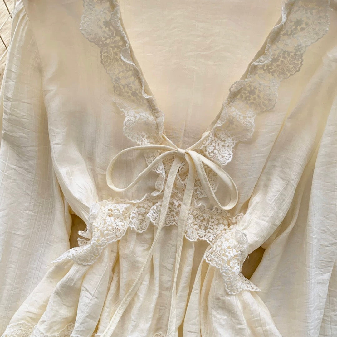 V-neck Lace Patchwork Top