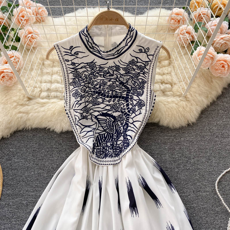 Crew Neck Sleeveless Embroidered Dress