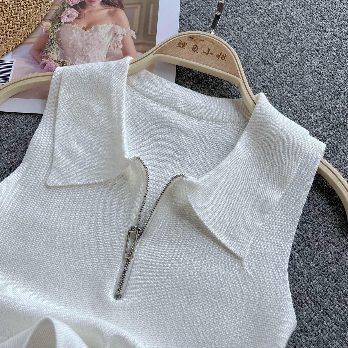 Lapeled Sleeveless Knitted Top