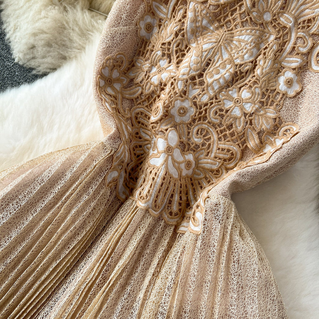 Vintage Floral Embroidered Pleated Dress
