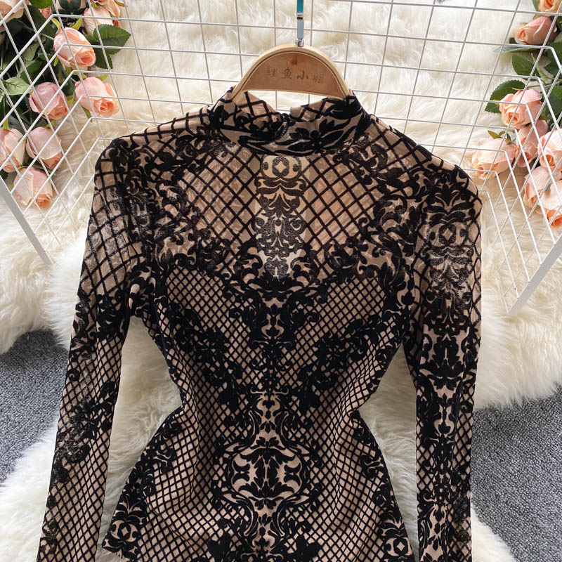 One Piece Long-sleeved Mesh T-shirt