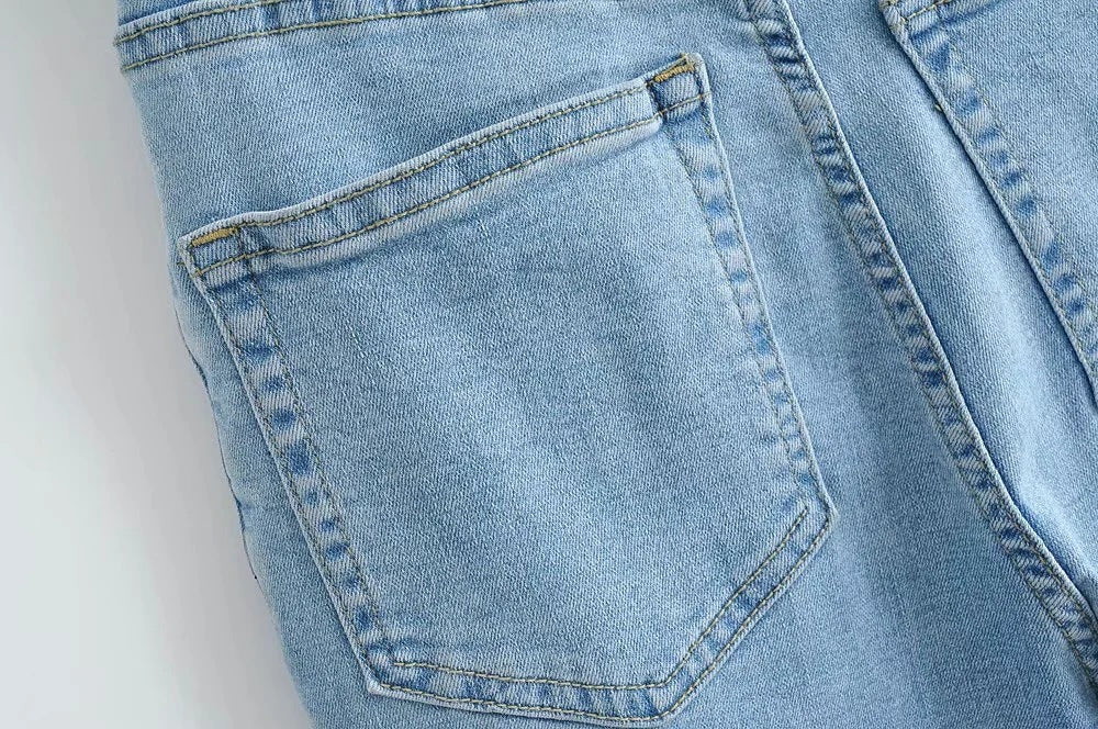 Slim Jeans With A Small Horn