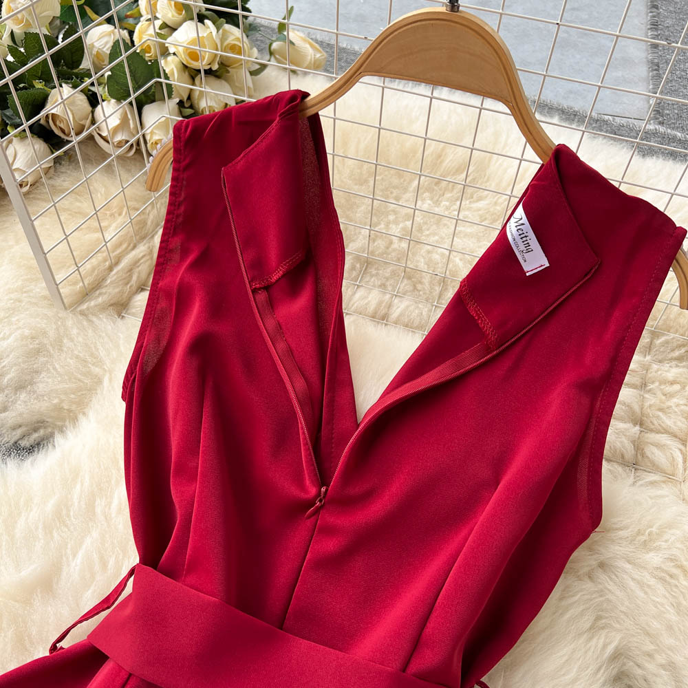 Sleeveless V-neck Lace-up Jumpsuit