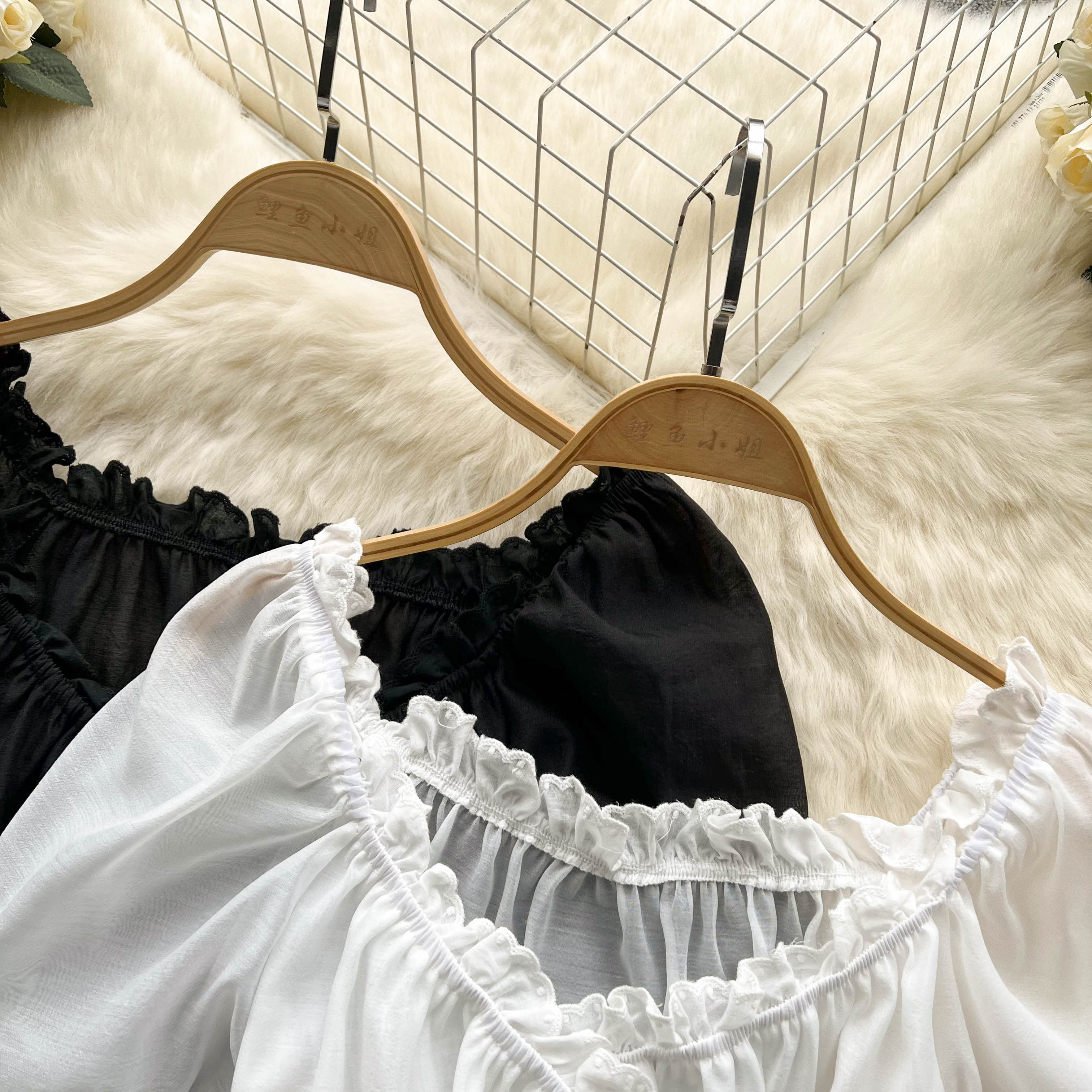 Niche Midriff-baring Ruffled Top