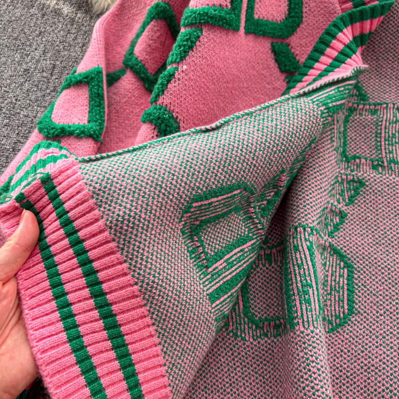 Chic Color-blocking Thermal Cardigan