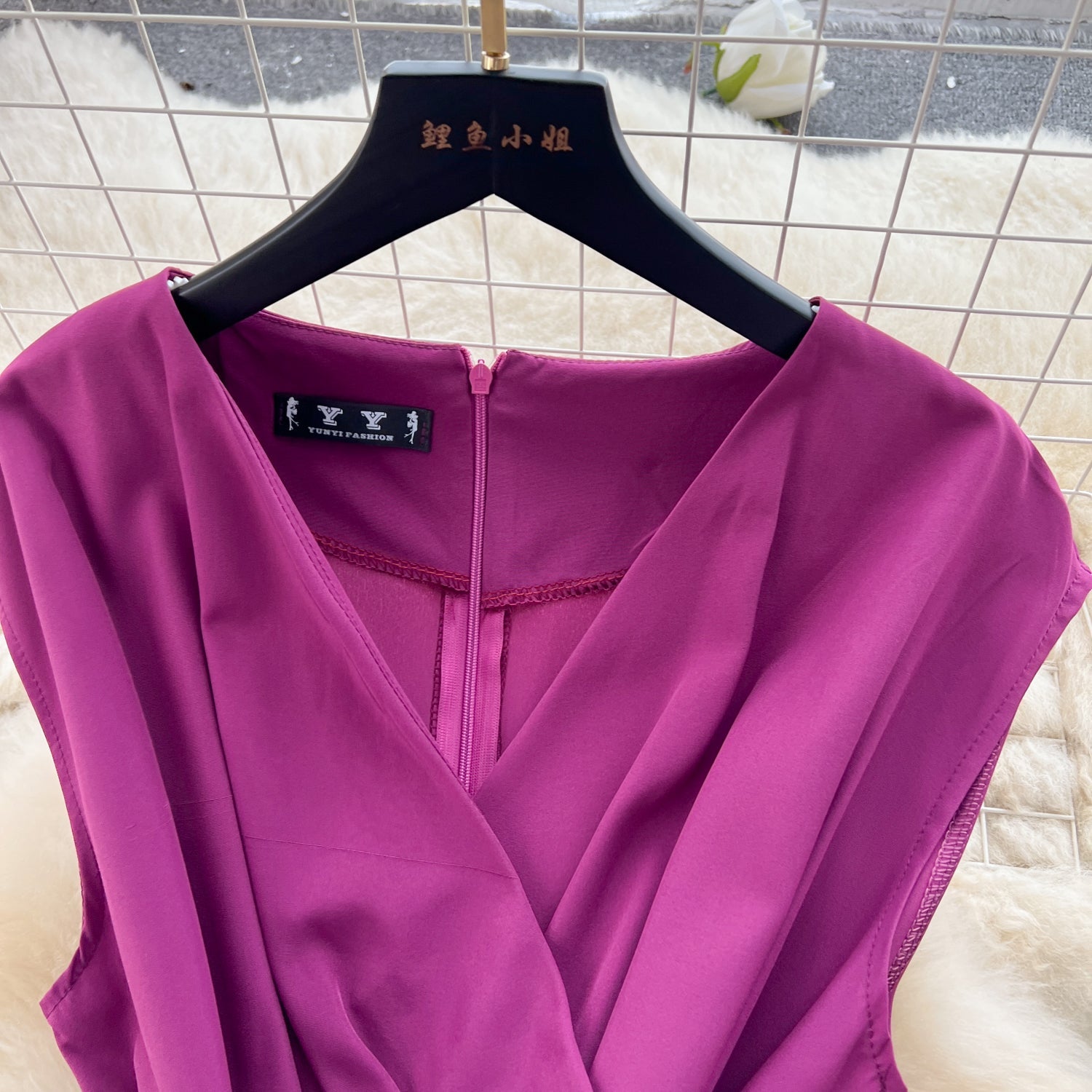 Solid Color V-neck Chic Jumpsuit