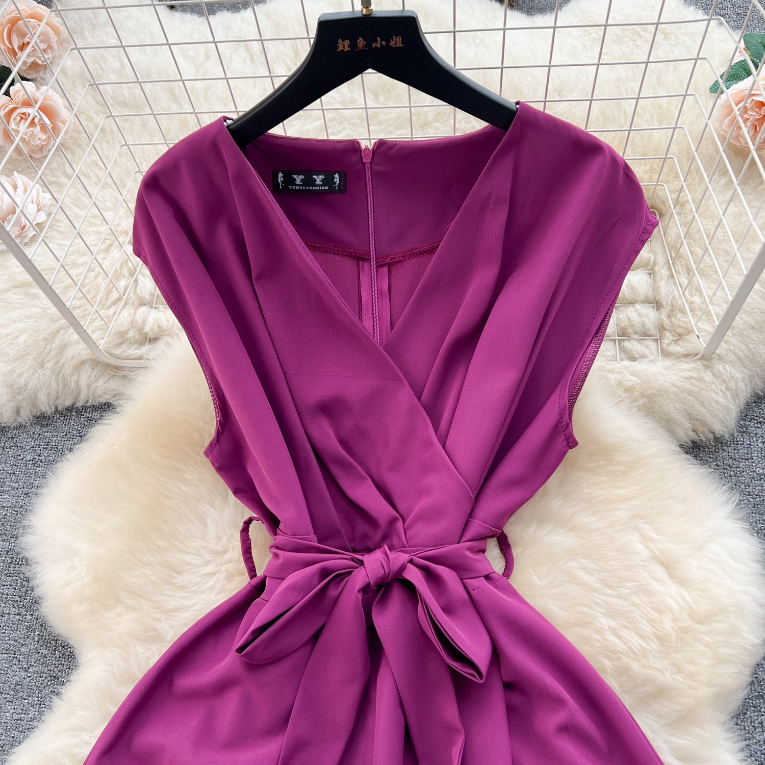 Solid Color V-neck Chic Jumpsuit