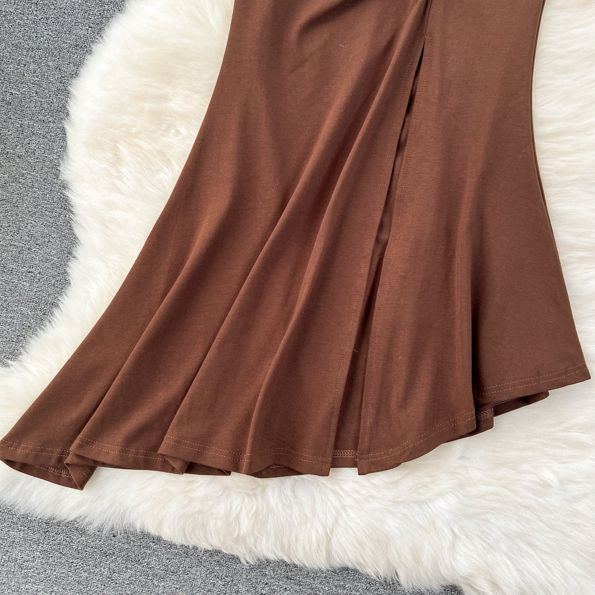 Solid Color Hip-wrapping Fishtail Skirt