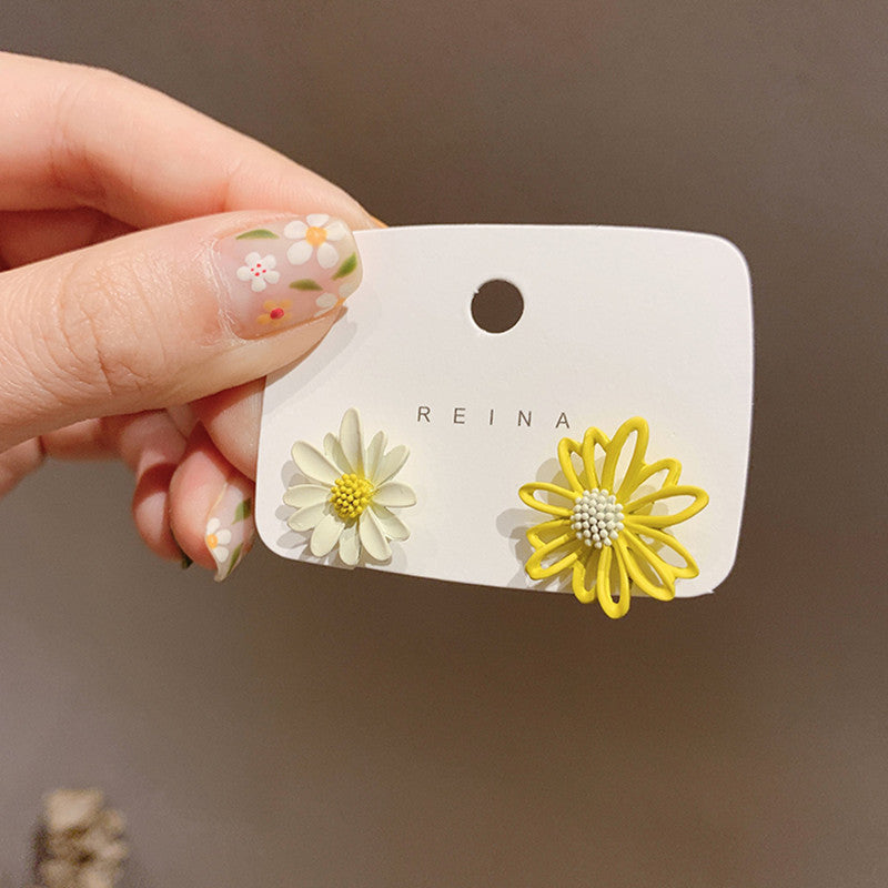 Daisy Flower Earrings