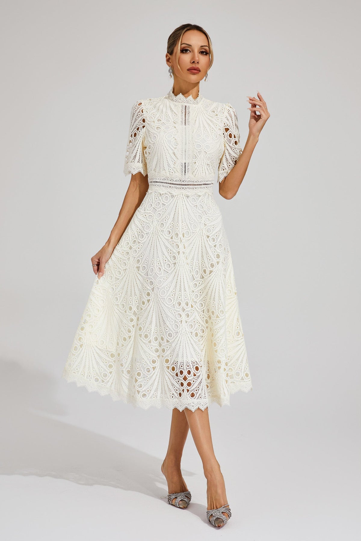 Olythia Cutout Midi Dress In Apricot