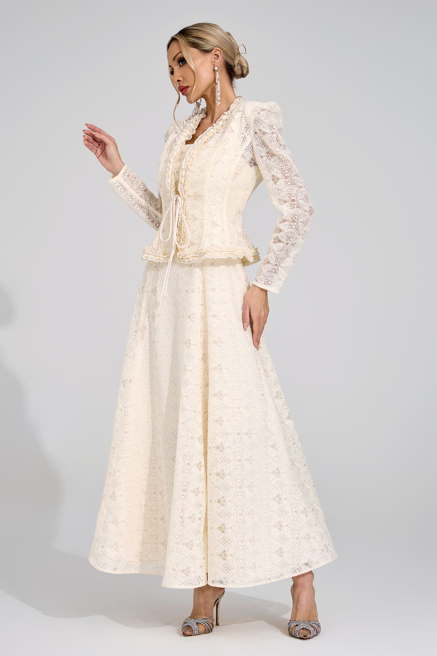 Narevix Ivory Lace Set