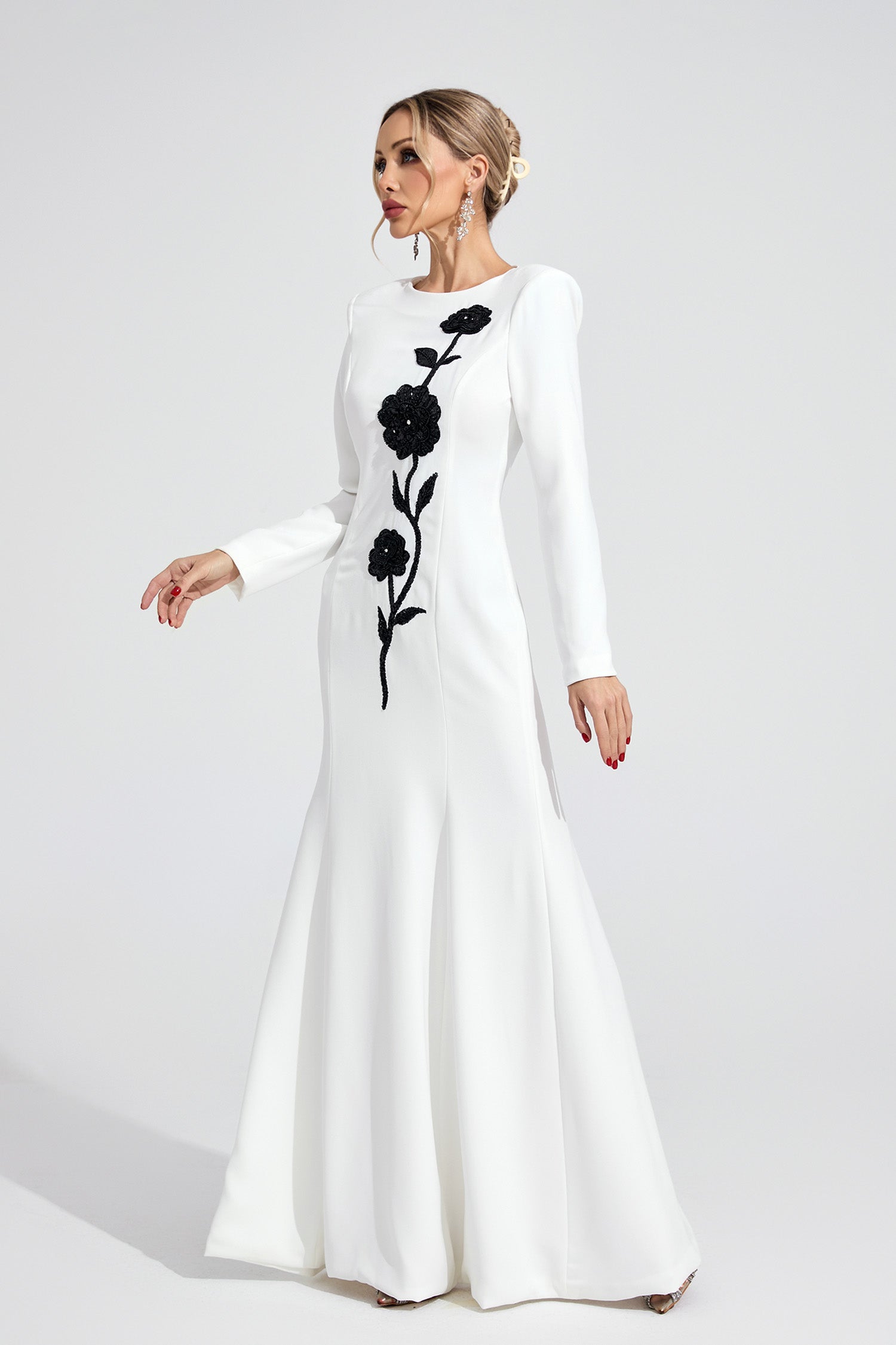 Wyverion White Diamond Maxi Dress
