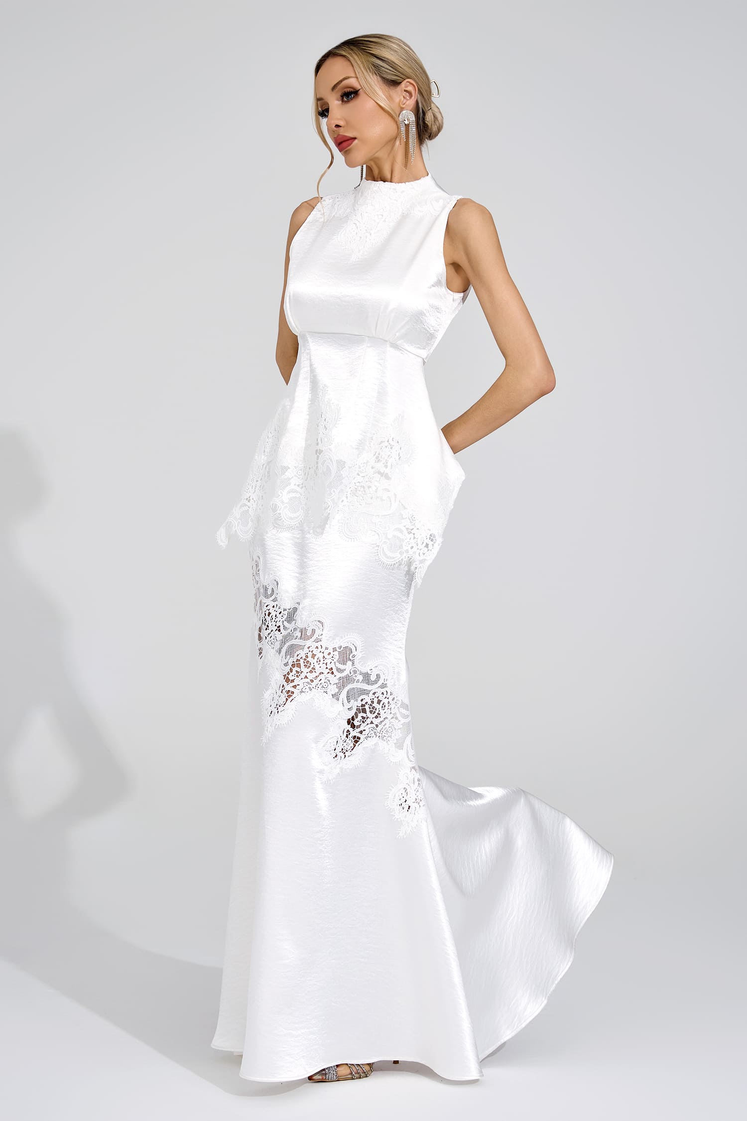 Hyvarix White Two-Piece Set
