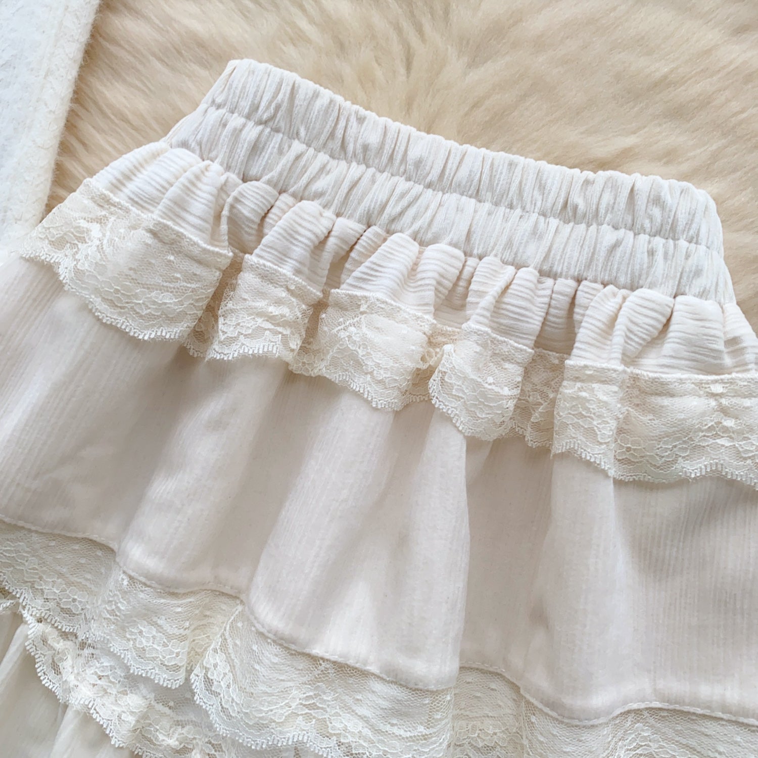Off-shoulder Top&Ruffled Skirt 2Pcs