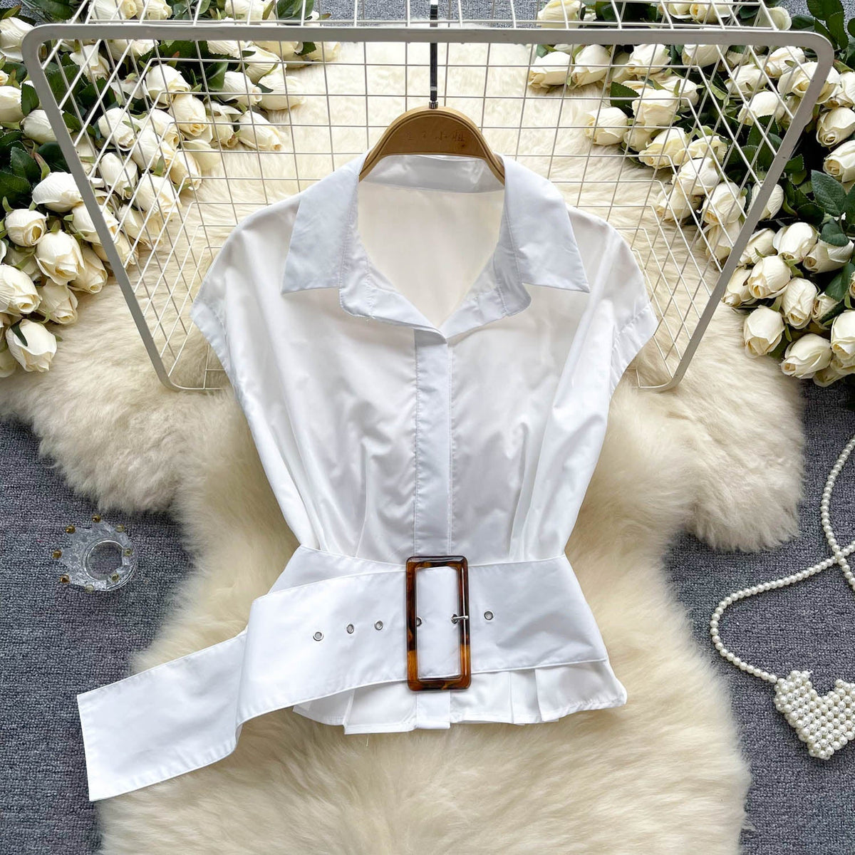 Niche Lapeled Sleeveless Shirt with Belt