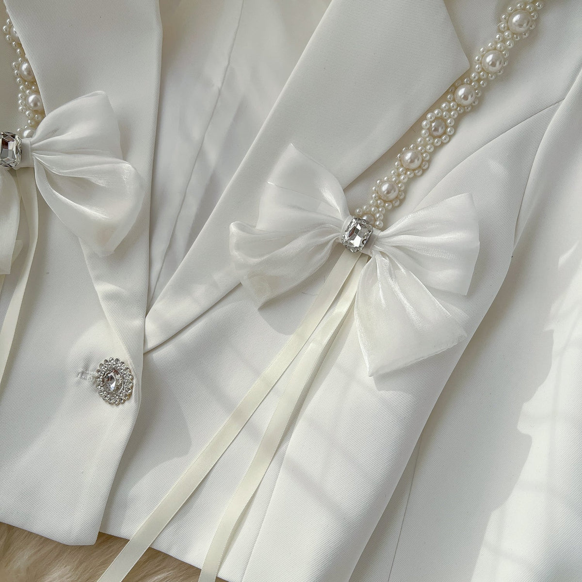V-neck Beaded Bow Short Blazer