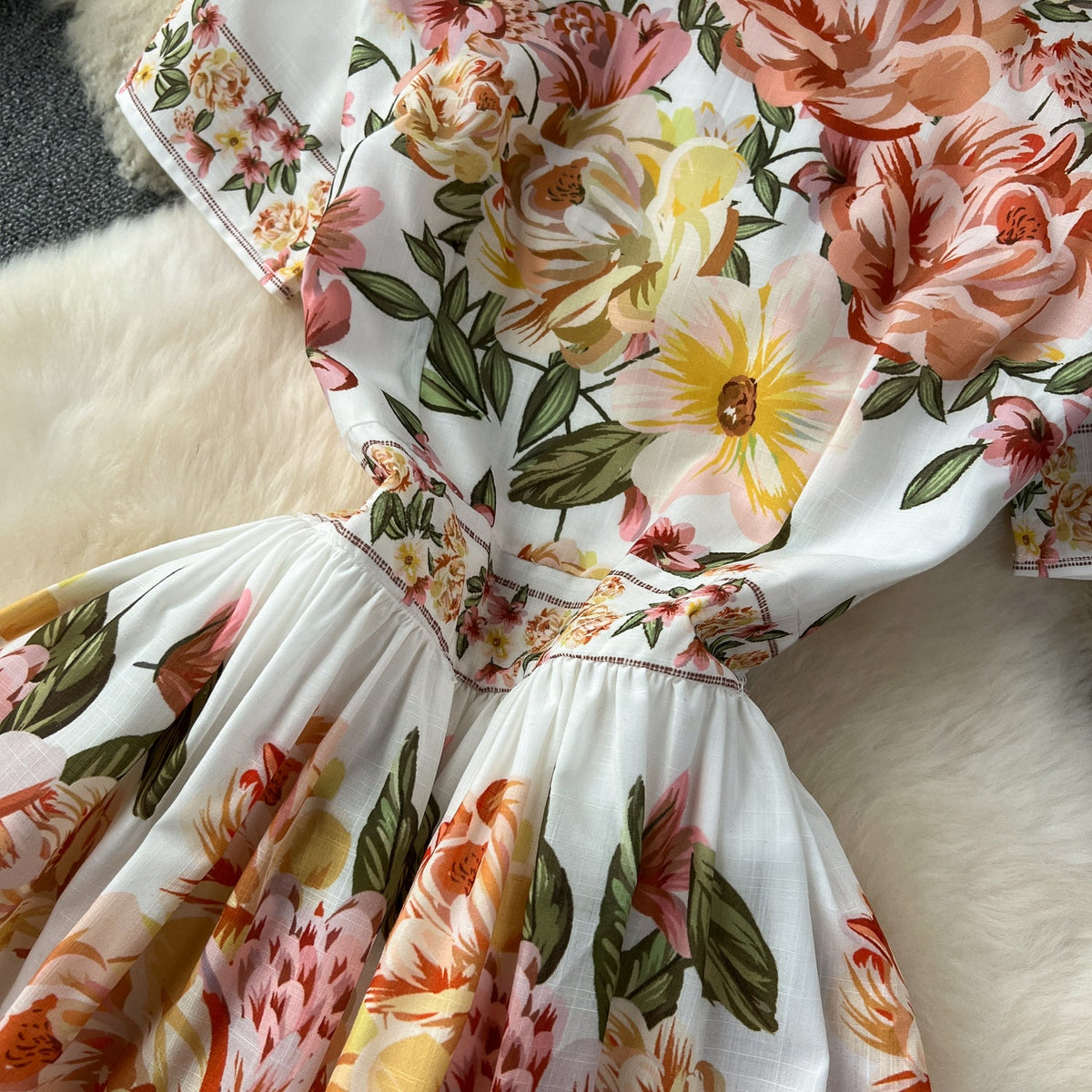 Courtly Floral Printed Short-sleeve Dress