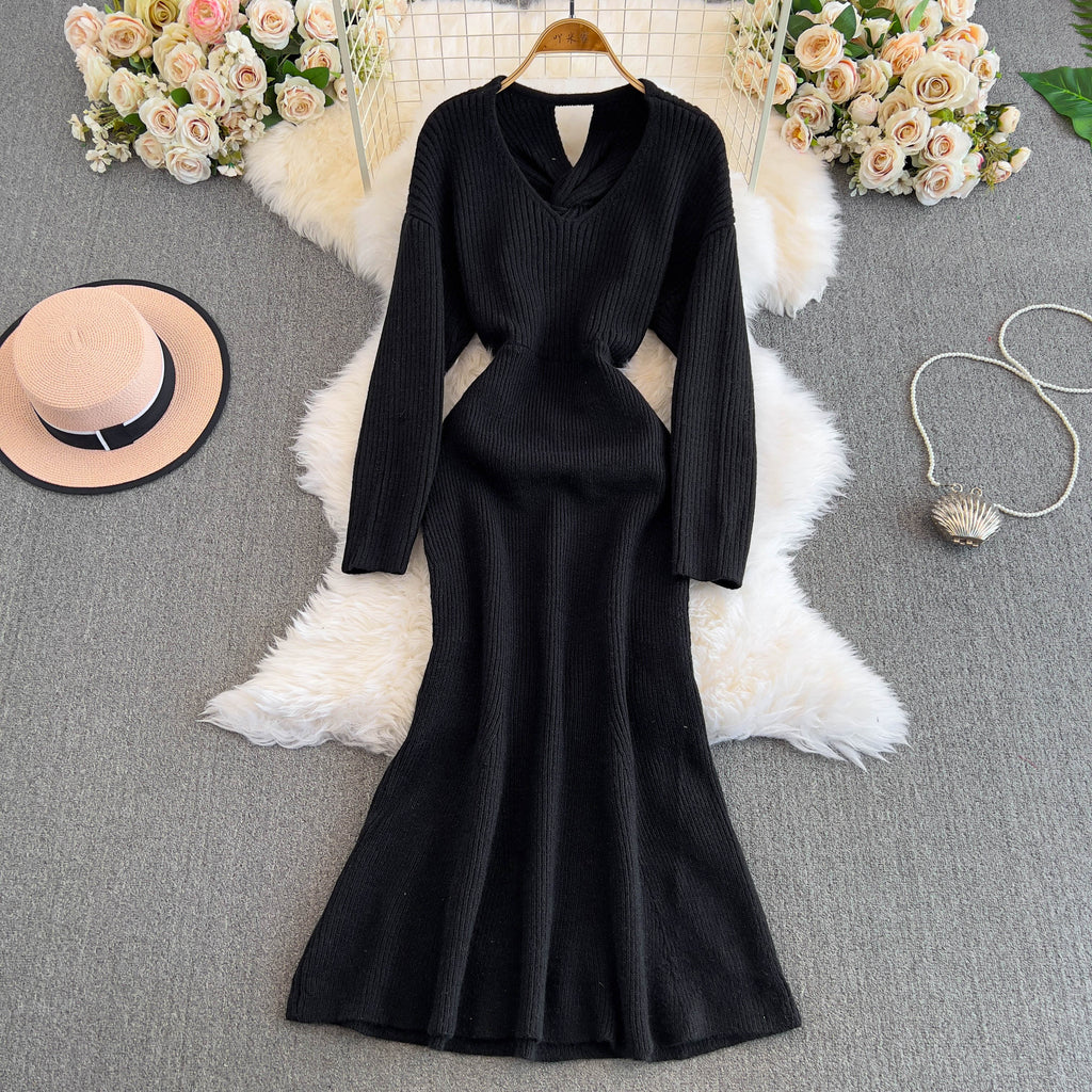 V-neck Knotted Knitted Fishtail Dress