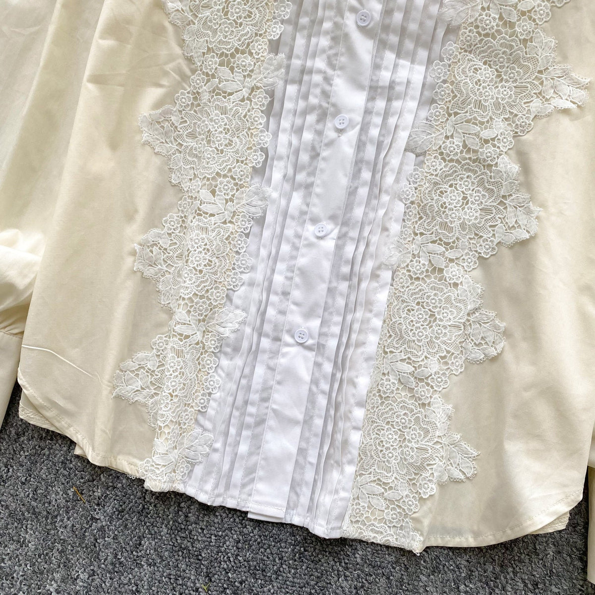 Sweetie Lace Trim Loose Shirt