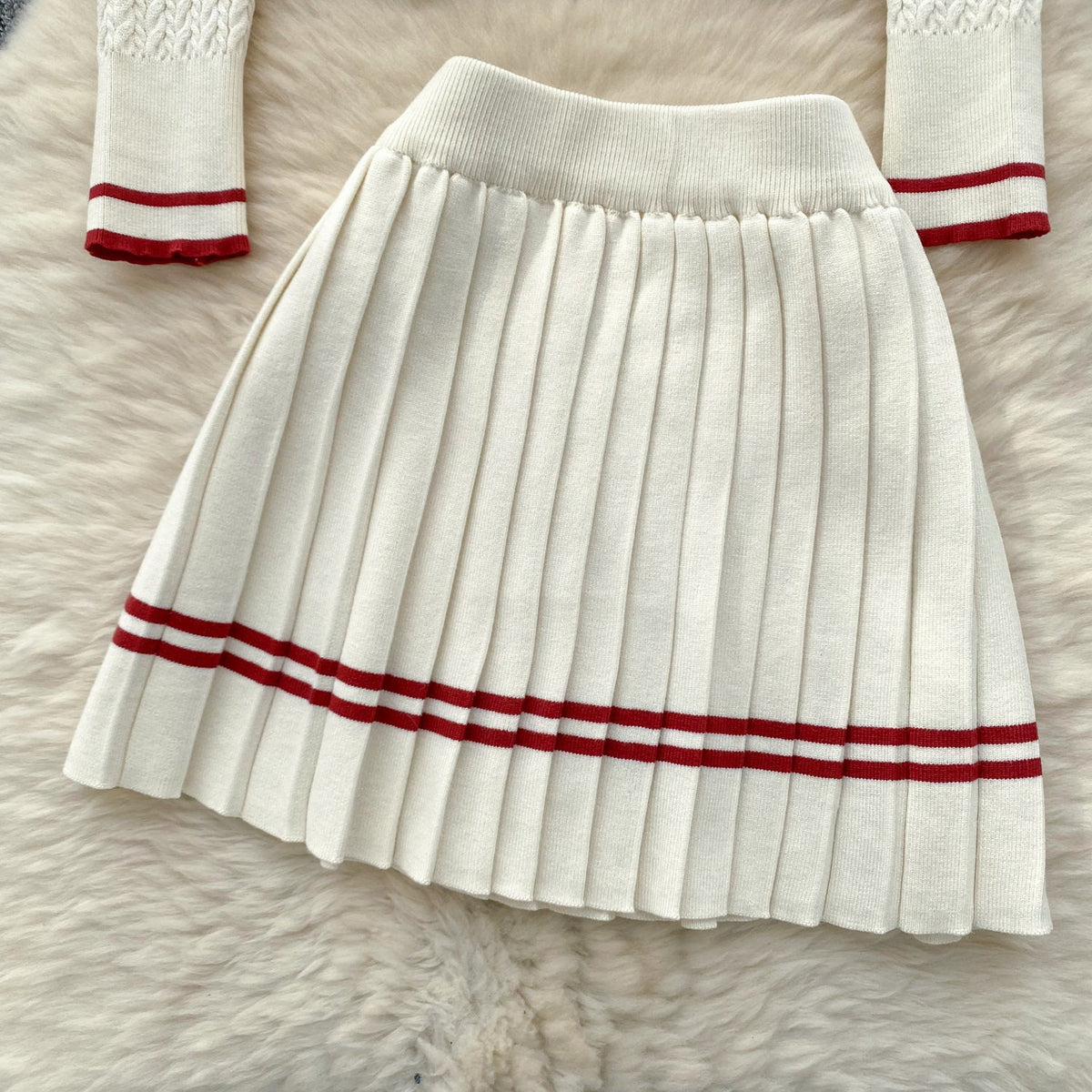 Color Blocking Knitwear&Pleated Skirt 2Pcs