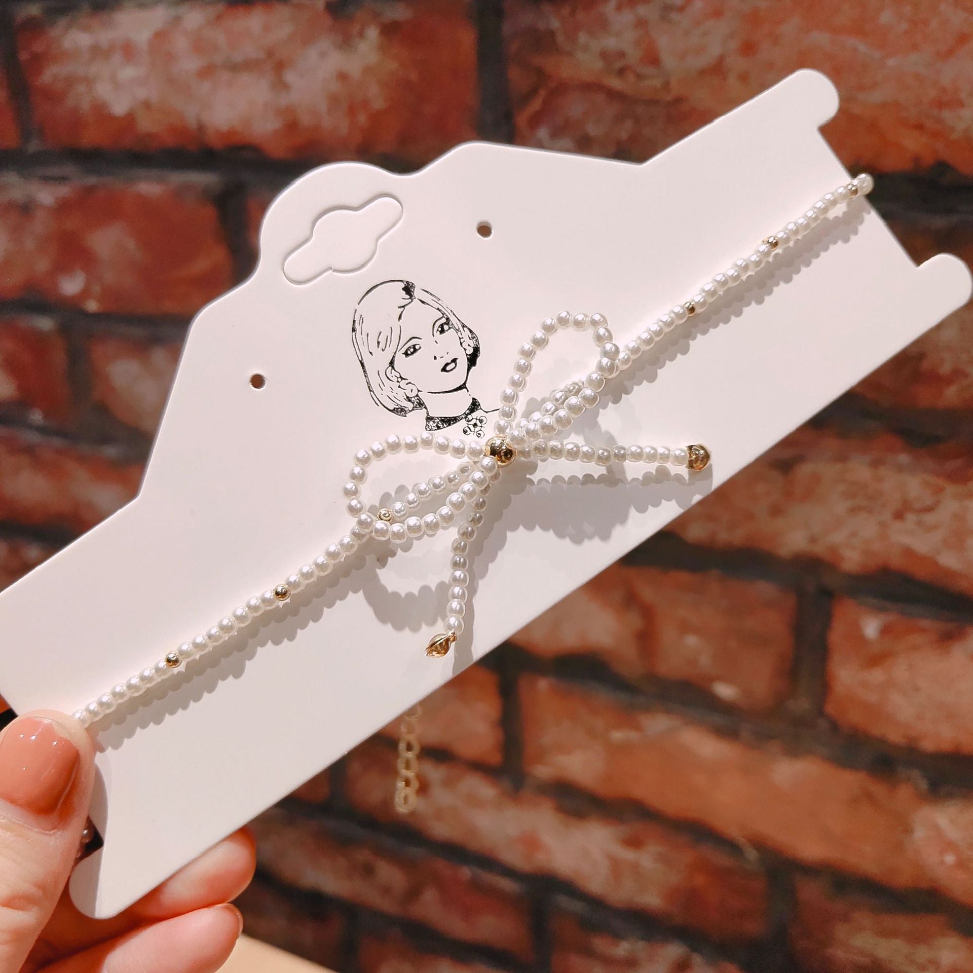 Drop-shaped Pearl Necklace Choker