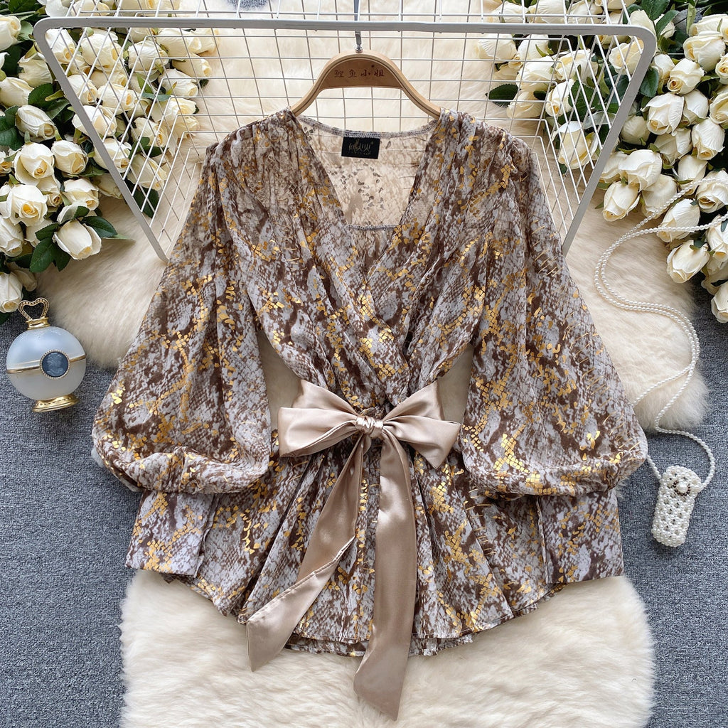 Courtly Puffy Sleeve Floral Shirt