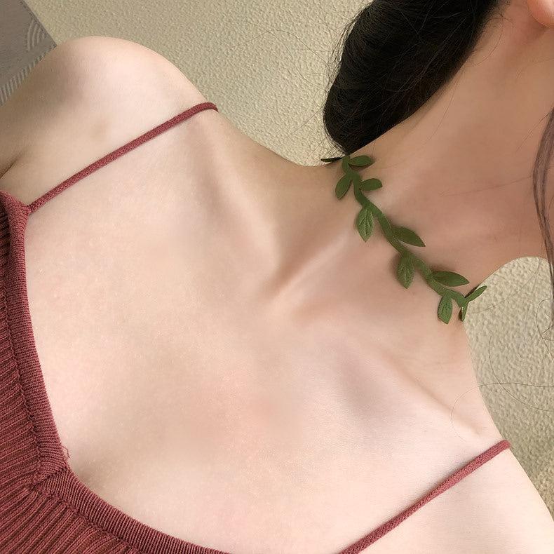 Mori Green Leaves Necklace