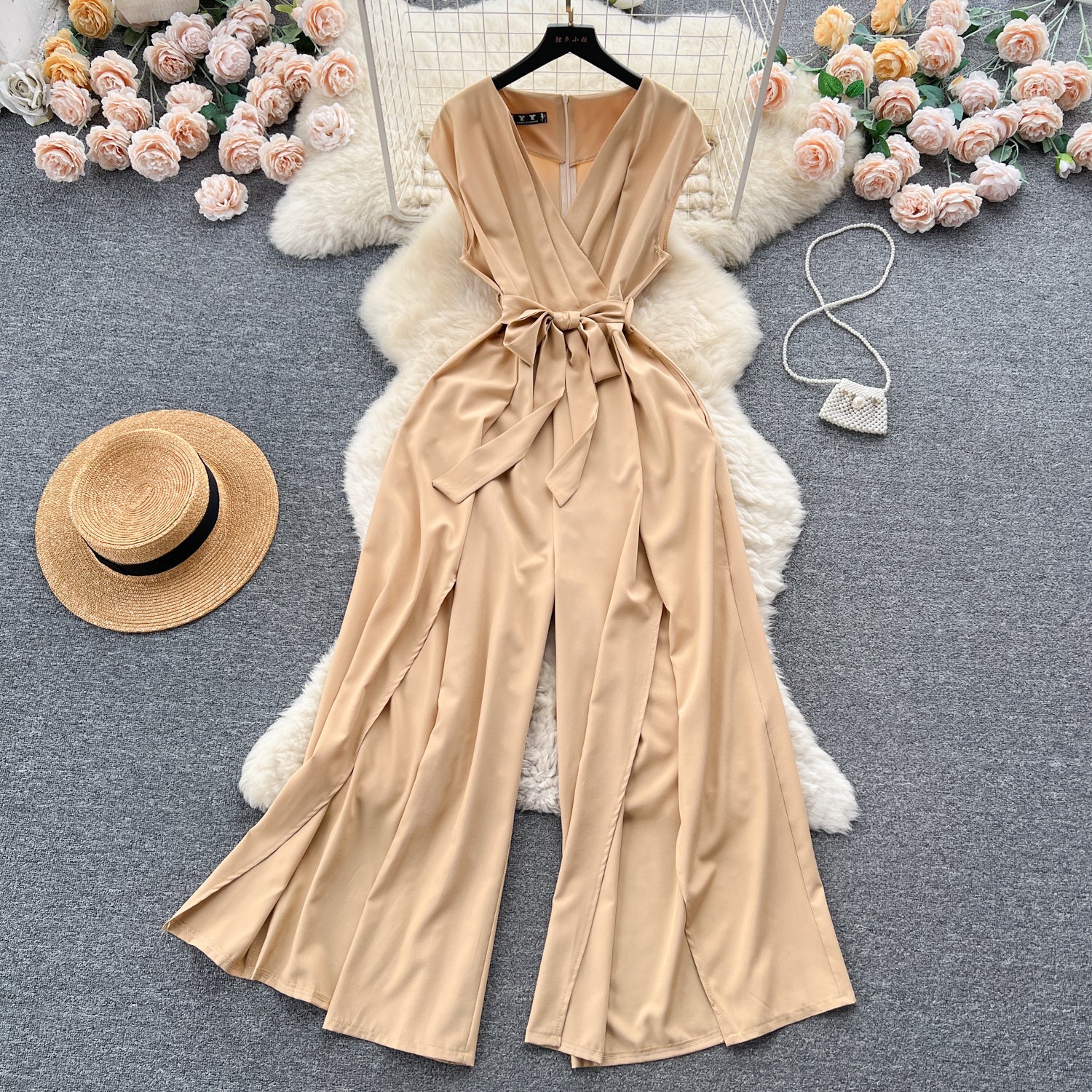Solid Color V-neck Chic Jumpsuit
