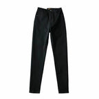 Small Foot Jeans With Heart-shaped Hips