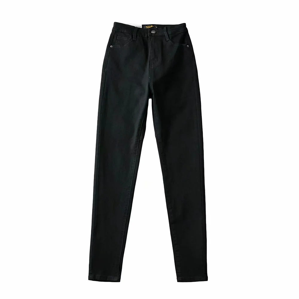 Small Foot Jeans With Heart-shaped Hips