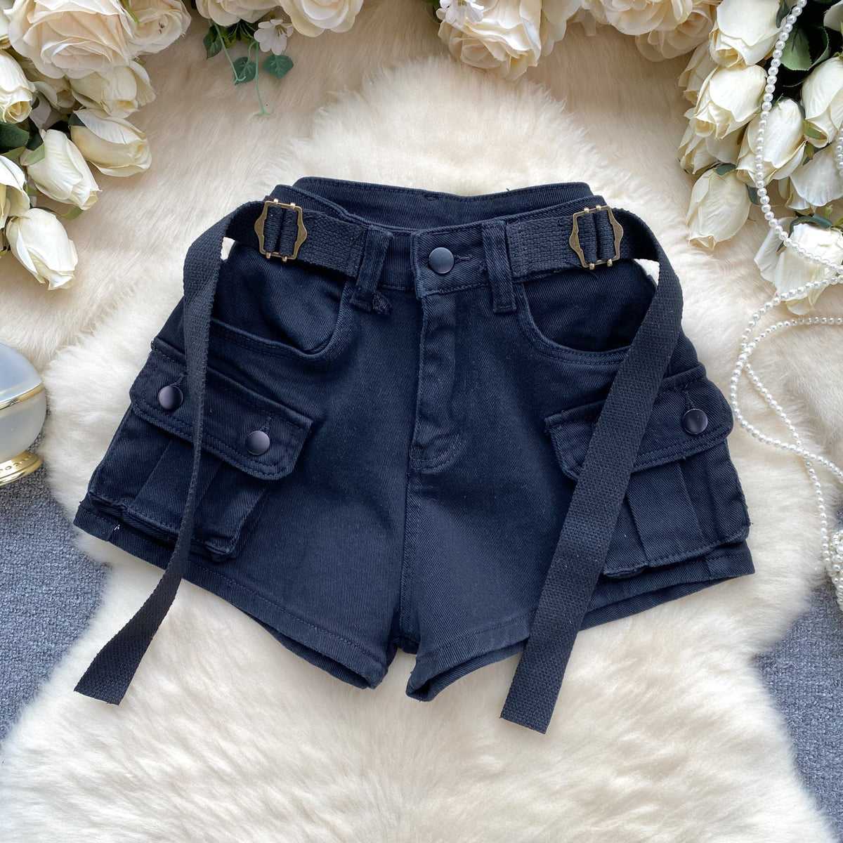 Chic Large Pocket Denim Shorts