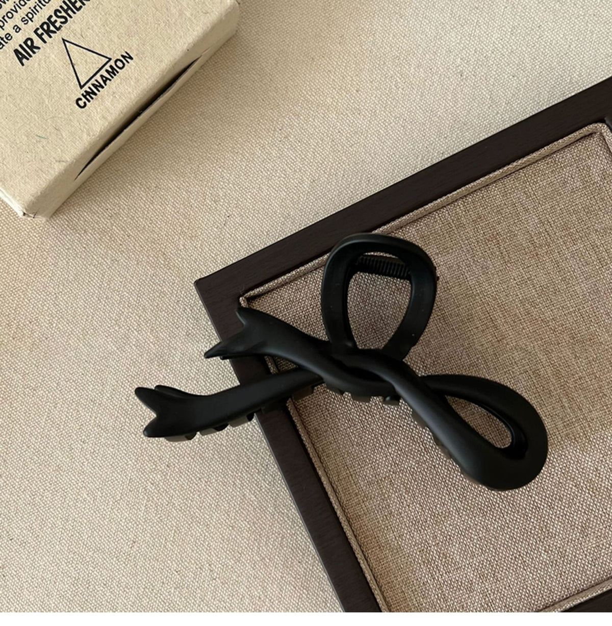 Elegant Acrylic Bow Hair Clip