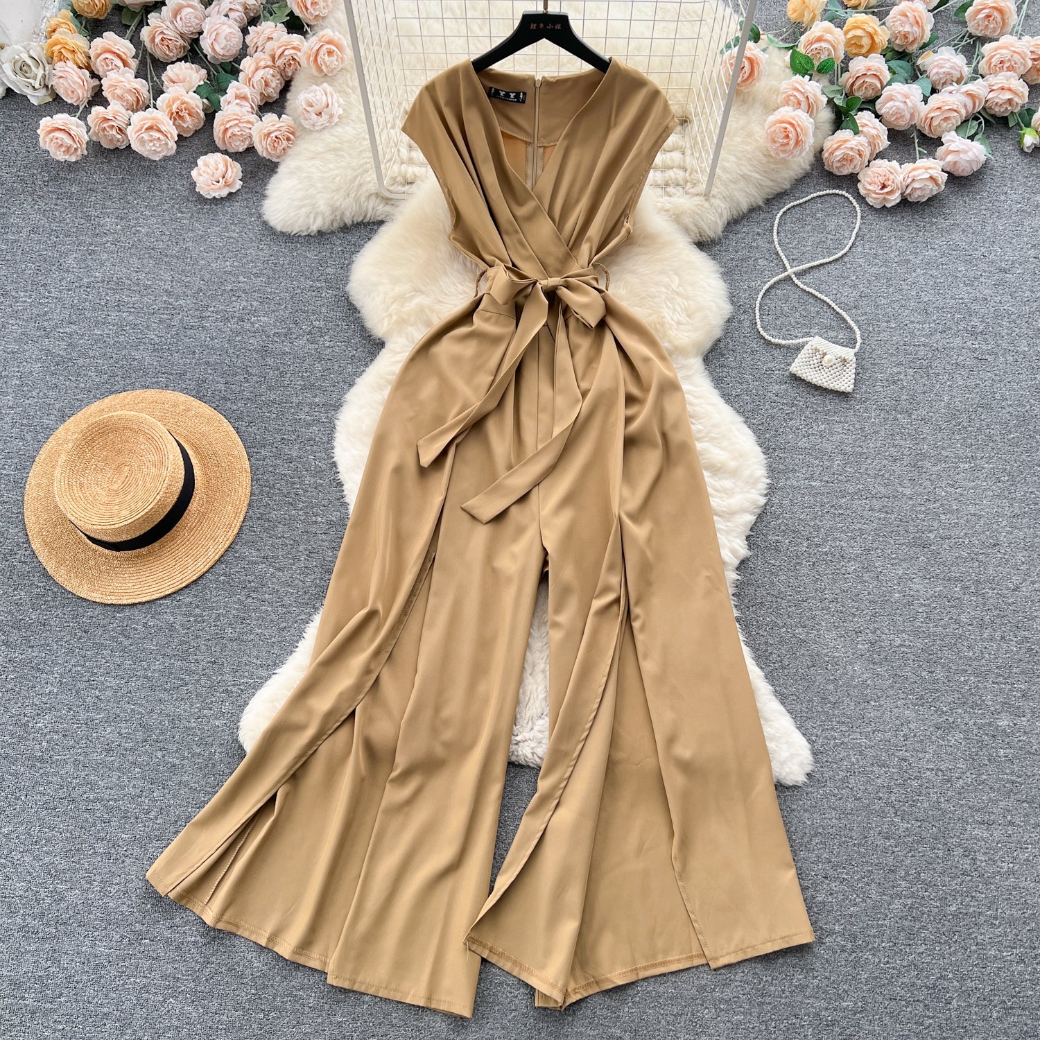 Solid Color V-neck Chic Jumpsuit