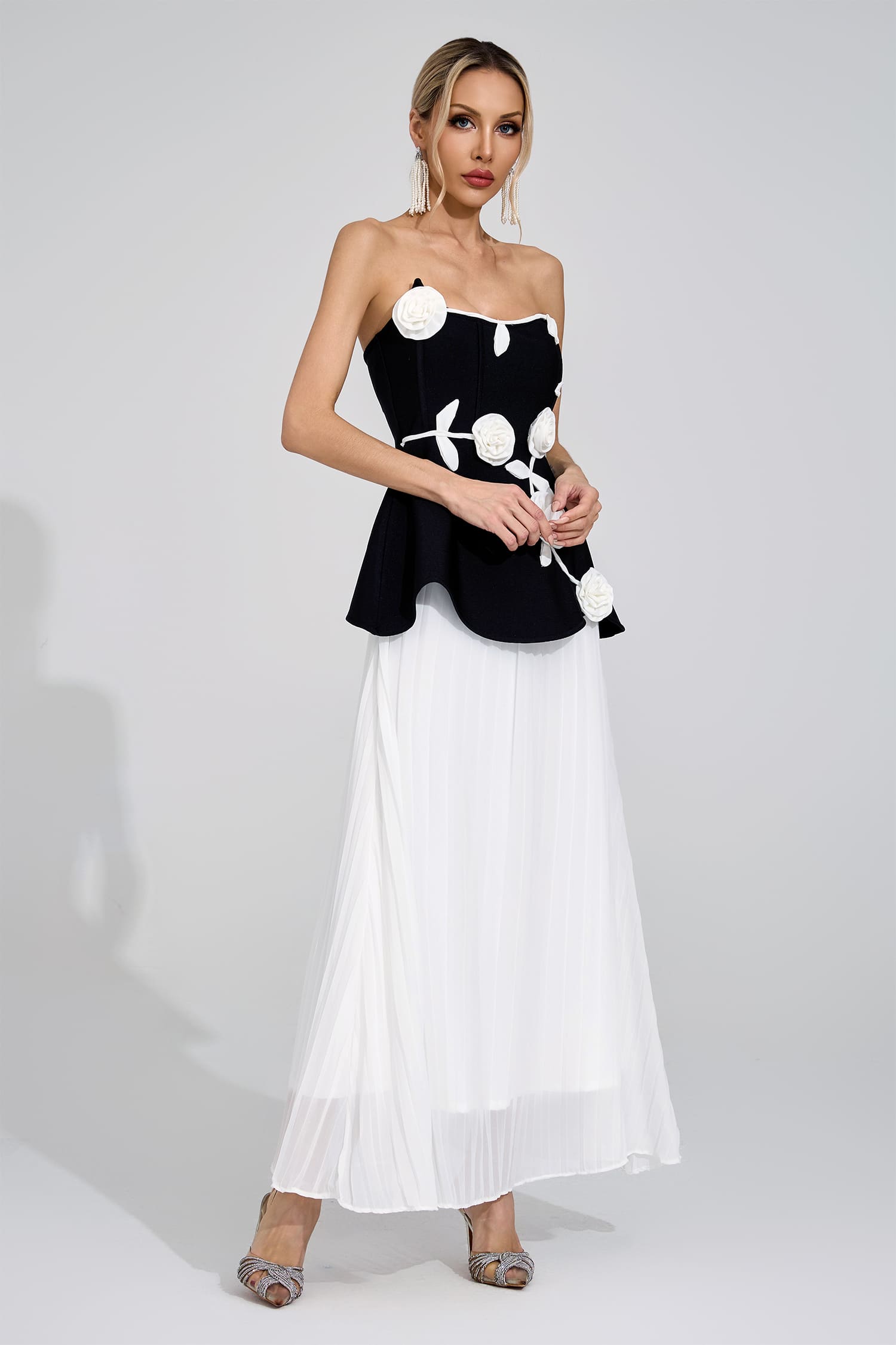 Kaevric Black White Floral Maxi Dress