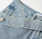 Baggy Jeans With A Diagonal Belt