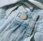 Baggy Jeans With A Diagonal Belt