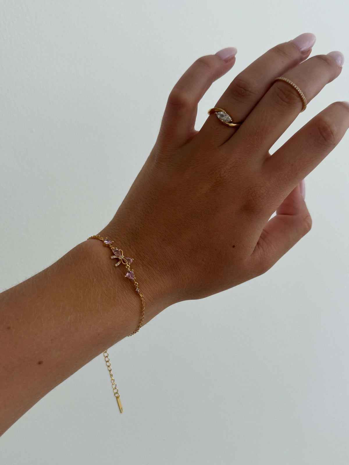 Aetria Zirconia Bow Detail Chain Bracelet