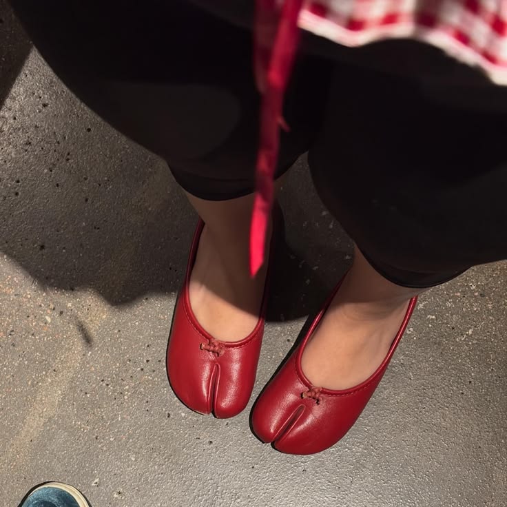 Sally Split Toe Ballet Flats