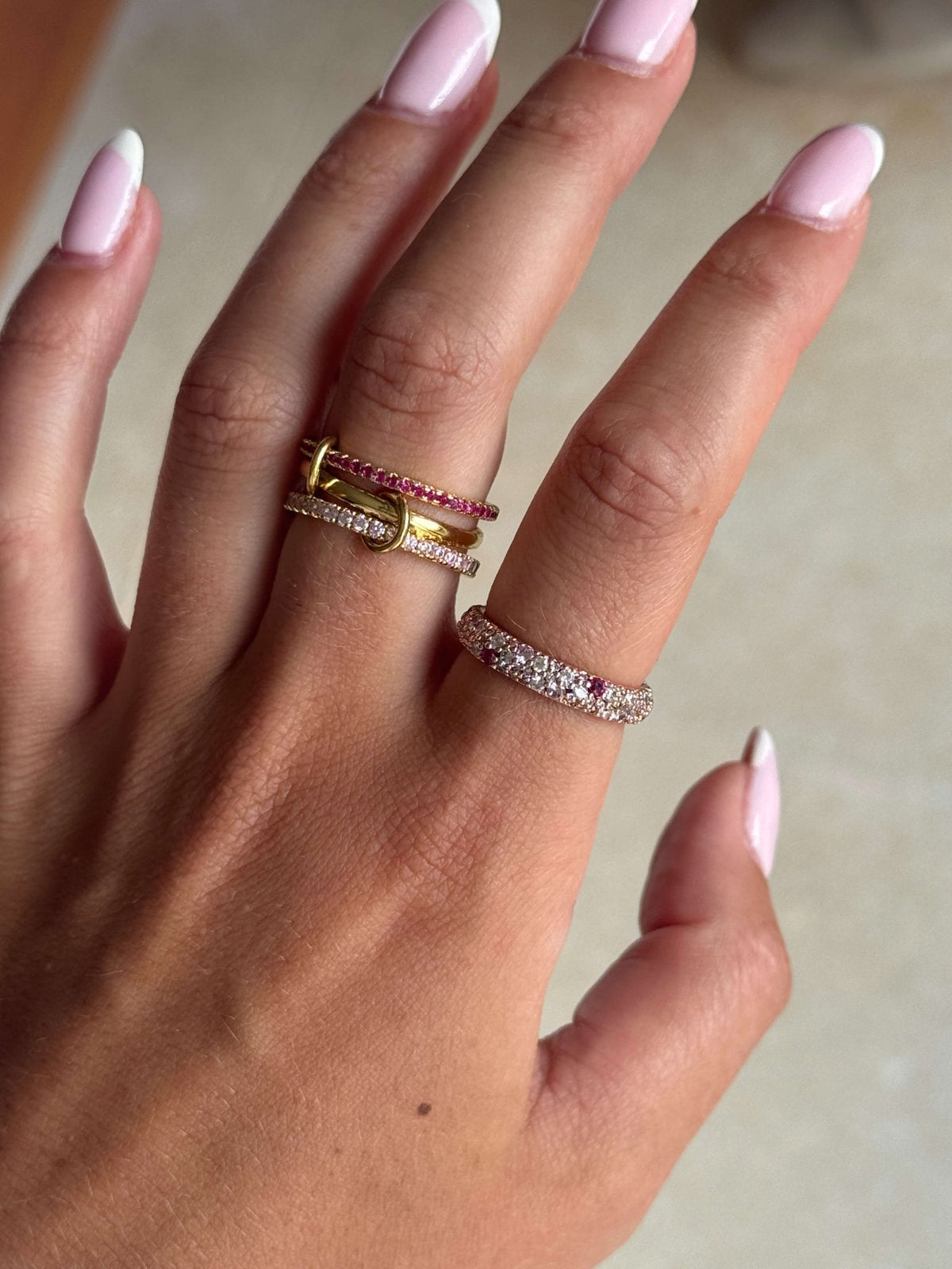 Ahelia Gradient Rhinestone Band Ring