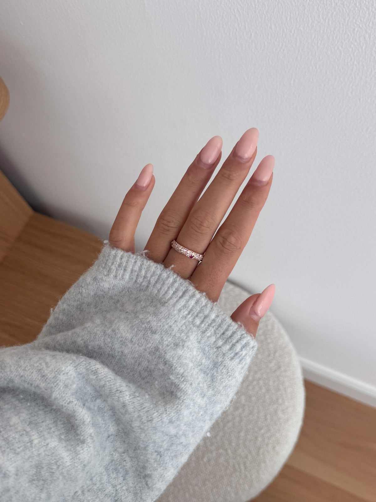 Ahelia Gradient Rhinestone Band Ring