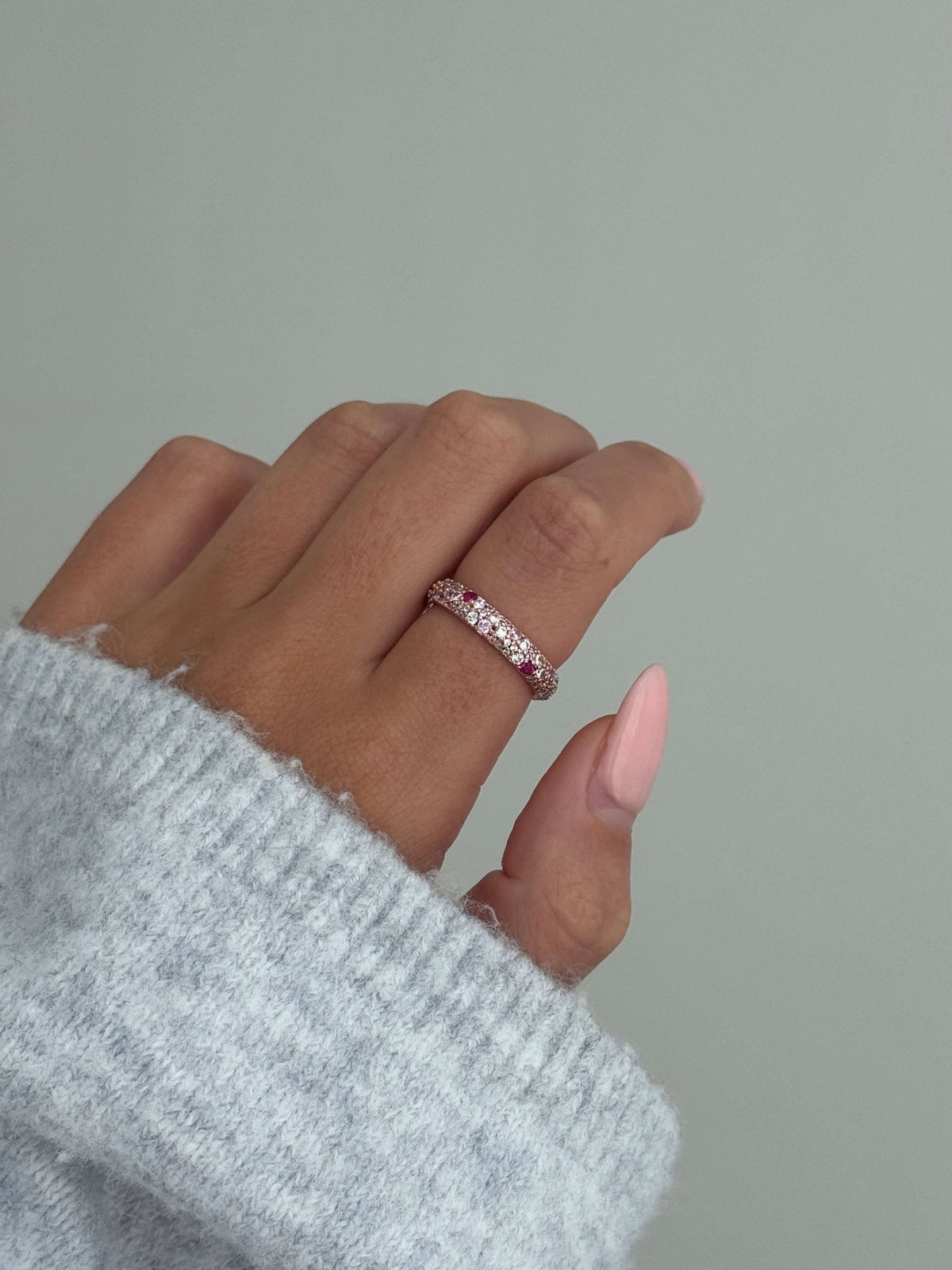 Ahelia Gradient Rhinestone Band Ring